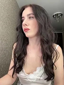 Milla Moore online show from 24, 9, 2025