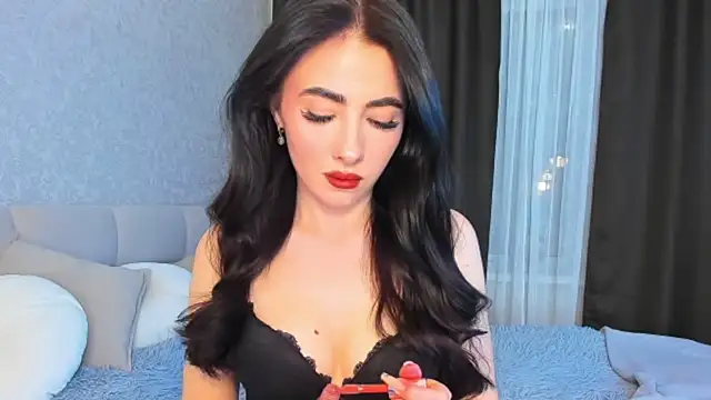 Milla Moore online show from 8, 10, 2025