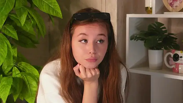EloiseFarler online show from 26, 9, 2025