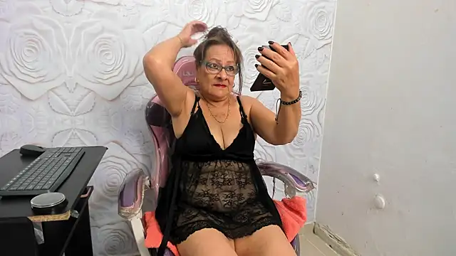 HotNana4U online show from 30, 9, 2025