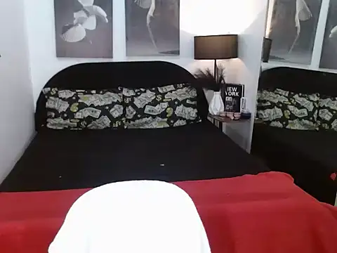 julietdelaveigne online show from 16, 10, 2025