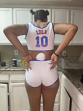 YeahhhitsBreezy online show from 3, 4, 2026