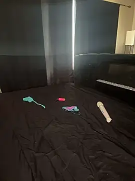 YeahhhitsBreezy online show from 25, 3, 2026