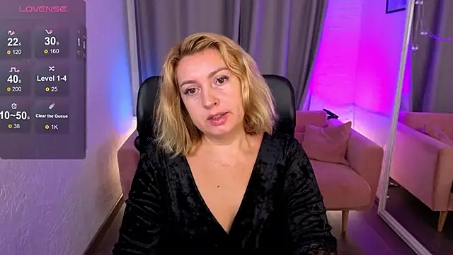 Mia Bloomie online show from 25, 9, 2025