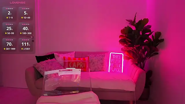 TiaBelle online show from 12, 10, 2025