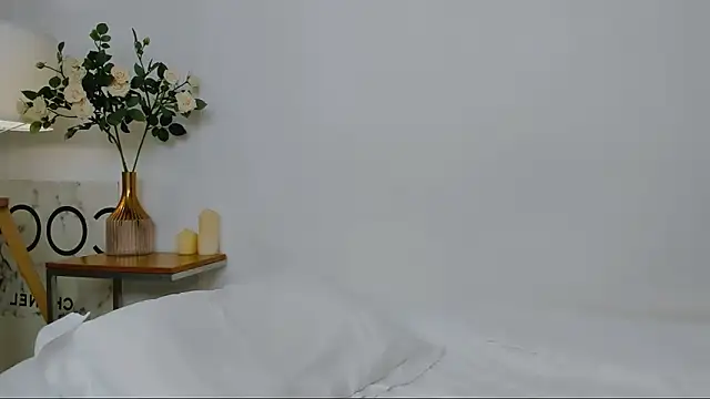 NoraAddams online show from 11, 4, 2026