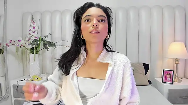 AriaBelles online show from 9, 11, 2025