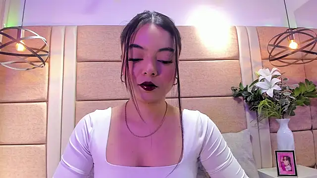 AriaBelles online show from 10, 10, 2025