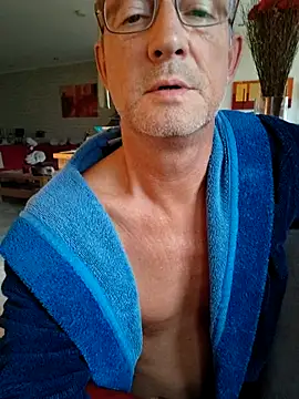 Snapshot of TommyTom76 chatting on 4, 10, 2025 TommyTom76 online show from 4, 10, 2025