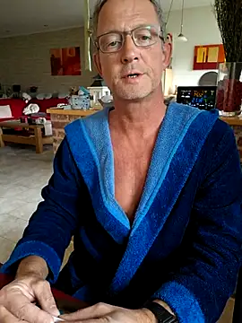 Snapshot of TommyTom76 chatting on 3, 10, 2025 TommyTom76 online show from 3, 10, 2025