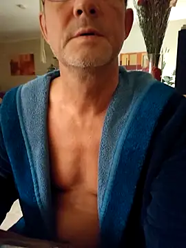 Snapshot of TommyTom76 chatting on 4, 10, 2025 TommyTom76 online show from 4, 10, 2025