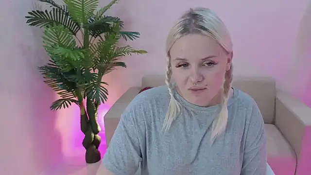 ChristyF0x online show from 26, 9, 2025