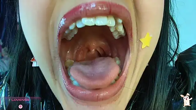 Hinata 21  online show from 11, 4, 2026