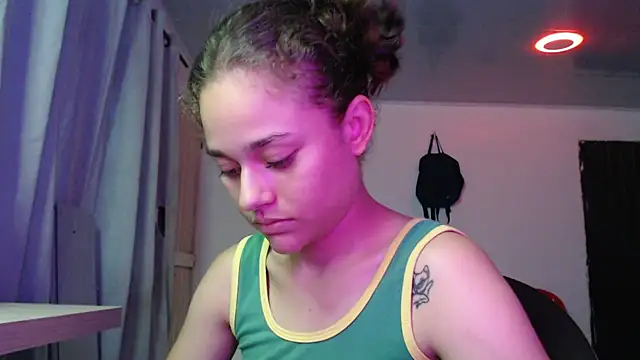 LittleCheerry69 online show from 20, 10, 2025