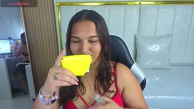 Saraah Tx online show from 14, 11, 2025