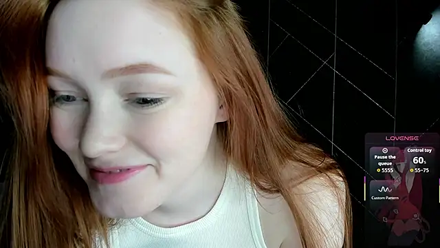 Red FoxGirl online show from 17, 12, 2025