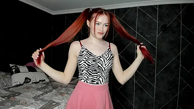 Red FoxGirl online show from 22, 10, 2025