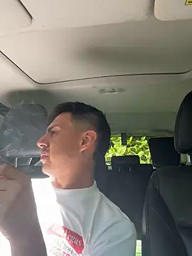 Snapshot of juanjR11 chatting on 3, 10, 2025 juanjR11 online show from 3, 10, 2025