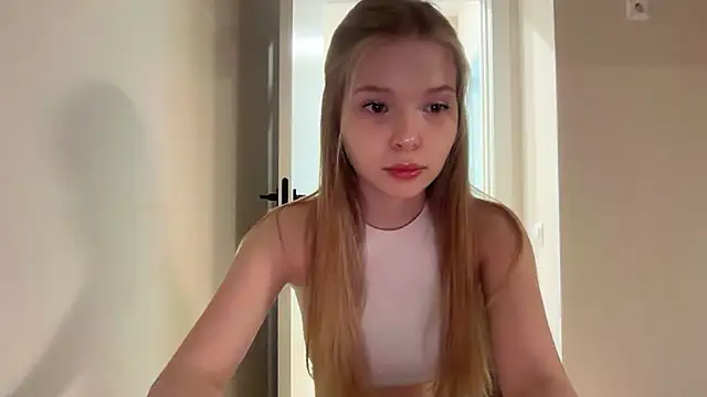Snapshot of CandysRose chatting on 13, 5, 2026 CandysRose online show from 13, 5, 2026