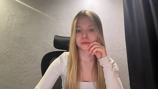 Snapshot of CandysRose chatting on 29, 6, 2026 CandysRose online show from 29, 6, 2026
