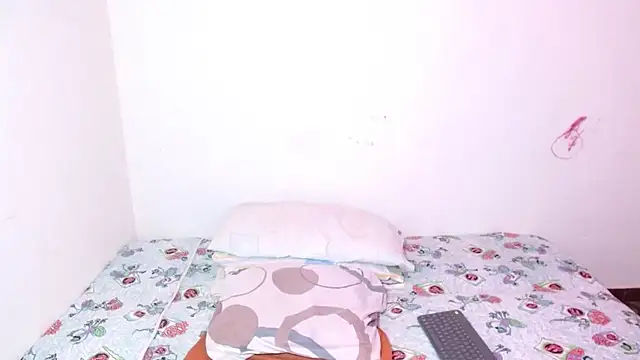 lorenacapelli online show from 11, 11, 2025