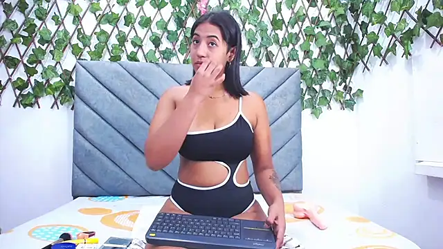 vfridaper online show from 9, 10, 2025