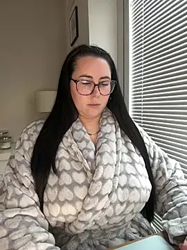 Ruby-Black online show from 6, 3, 2026