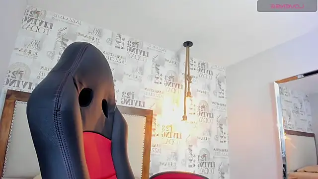 ALAHIACRUZ1 online show from 24, 3, 2026