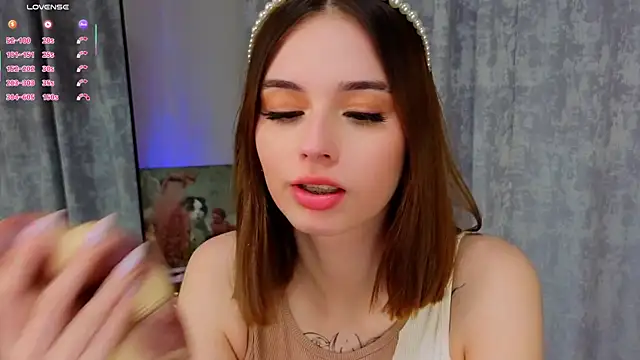 LunaraRada online show from 4, 11, 2025