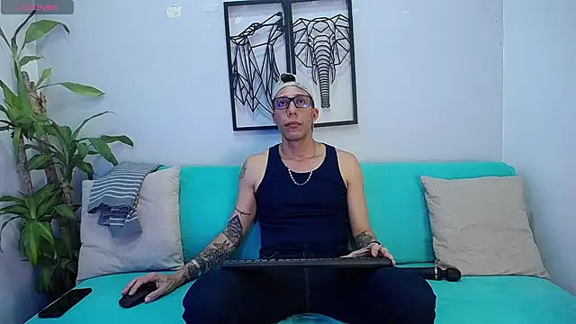 Mau Thompsons online show from 29, 9, 2025