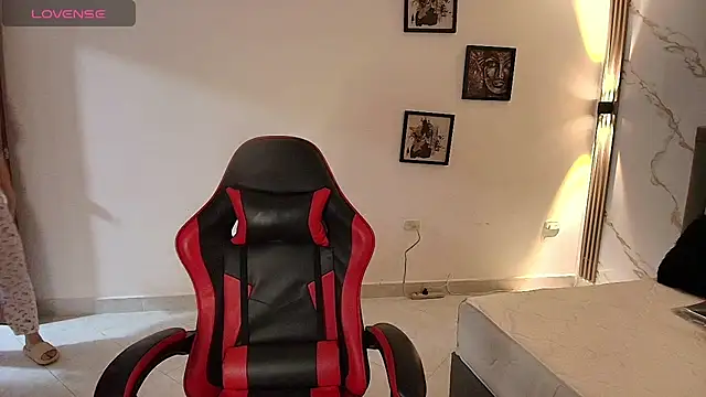 Snapshot of Nina_Rouge7 chatting on 7, 11, 2025 Nina Rouge7 online show from 7, 11, 2025