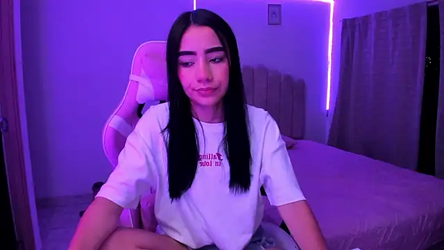 ISABELFORYOU1 online show from 6, 10, 2025