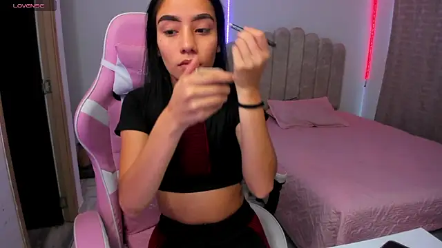 ISABELFORYOU1 online show from 2, 10, 2025