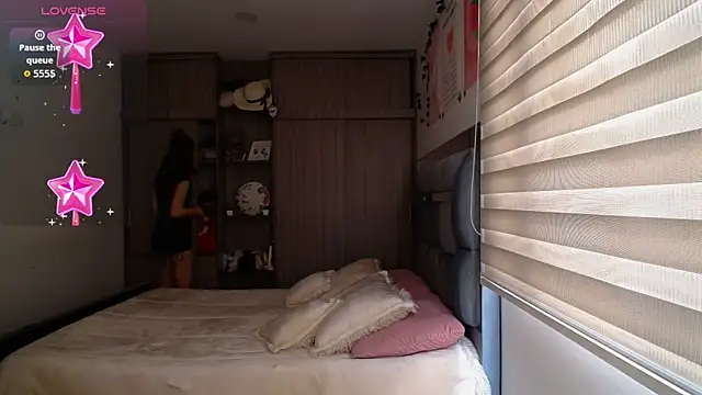 Kittyross online show from 5, 2, 2026