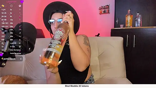 Snapshot of tellmemaddie chatting on 7, 4, 2026 tellmemaddie online show from 7, 4, 2026