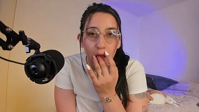 Snapshot of tellmemaddie chatting on 7, 4, 2026 tellmemaddie online show from 7, 4, 2026