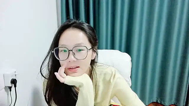 Snapshot of guai00 chatting on 25, 10, 2025 guai00 online show from 25, 10, 2025