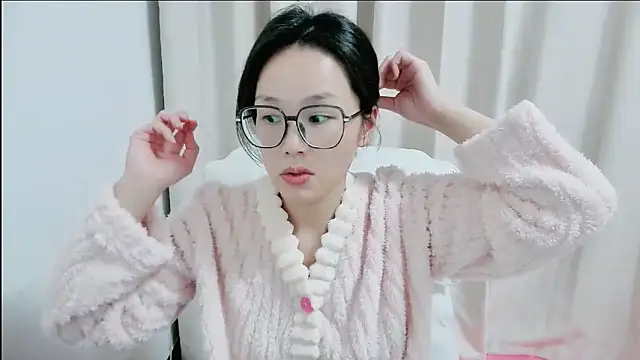 Snapshot of guai00 chatting on 21, 11, 2025 guai00 online show from 21, 11, 2025