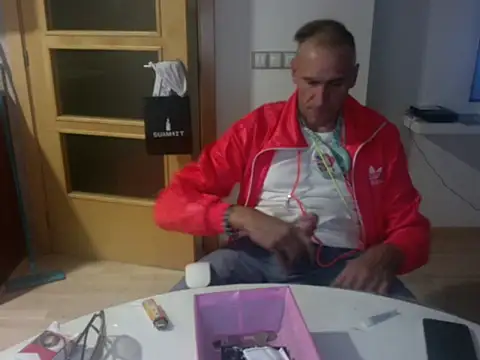 Snapshot of LADYVANESA41 chatting on 27, 10, 2025 LADYVANESA41 online show from 27, 10, 2025