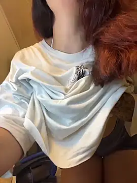 Snapshot of came_lia1 chatting on 21, 5, 2026 came lia1 online show from 21, 5, 2026