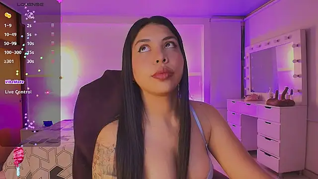 Snapshot of kloe28 chatting on 13, 5, 2026 kloe28 online show from 13, 5, 2026