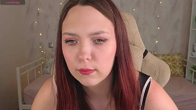 Monica  Queen online show from 4, 6, 2026