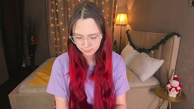 Monica  Queen online show from 16, 12, 2025