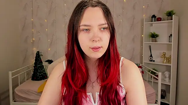 Monica  Queen online show from 19, 12, 2025