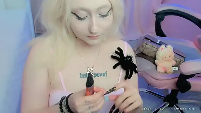 JuliaSharkk online show from 29, 10, 2025