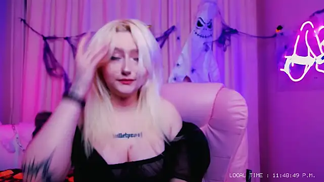 JuliaSharkk online show from 27, 10, 2025