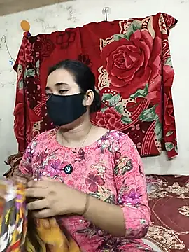 Snapshot of Love_Queen11 chatting on 24, 5, 2026 Love Queen11 online show from 24, 5, 2026
