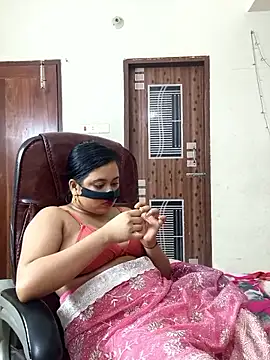 Snapshot of Love_Queen11 chatting on 13, 5, 2026 Love Queen11 online show from 13, 5, 2026