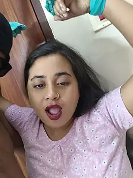 Snapshot of Love_Queen11 chatting on 18, 7, 2026 Love Queen11 online show from 18, 7, 2026