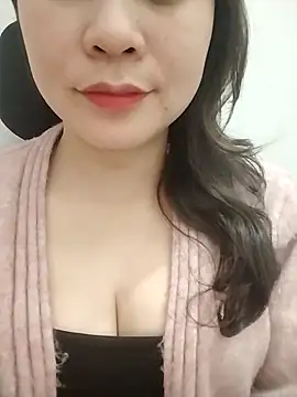 Girl Shy2000 online show from 7, 2, 2026